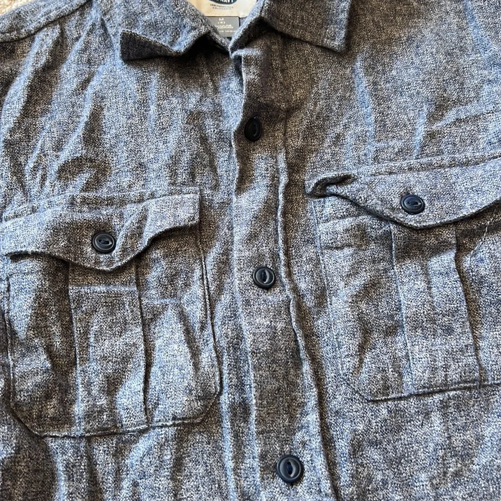 Old Navy Boys Blue Flannel Button Down Size Medium (8)